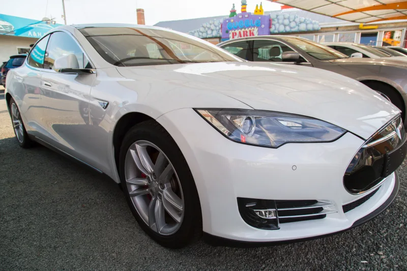 Tesla Model S 2014