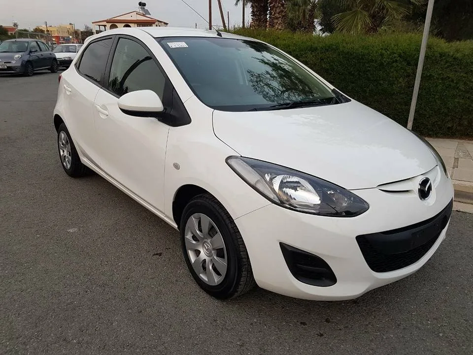 Mazda 2 2013