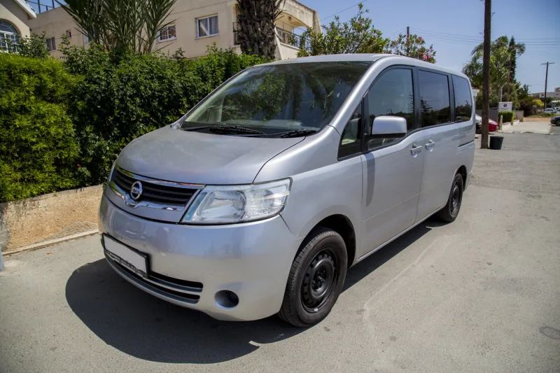 Nissan Serena 2005