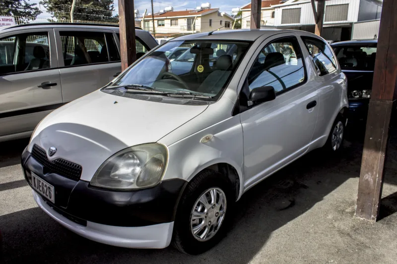 Toyota Yaris 2000